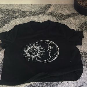 Sun/Moon crop T